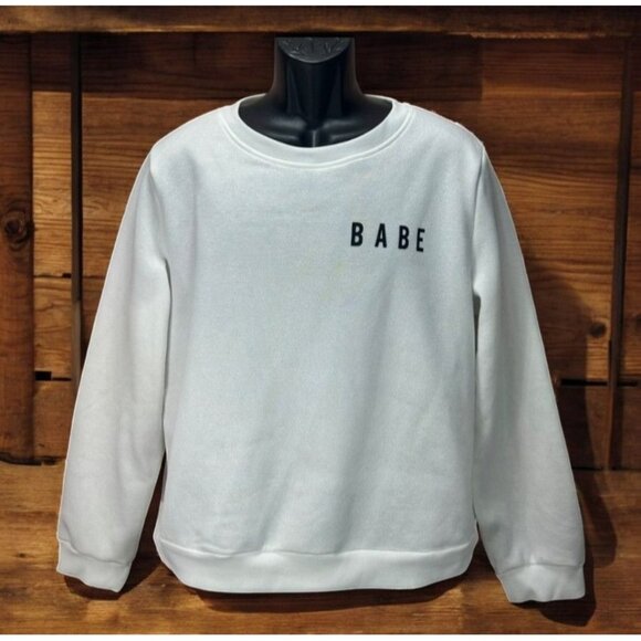 Womens White Crewneck Sweatshirt XL NWT "Babe" Graphic - Picture 1 of 6